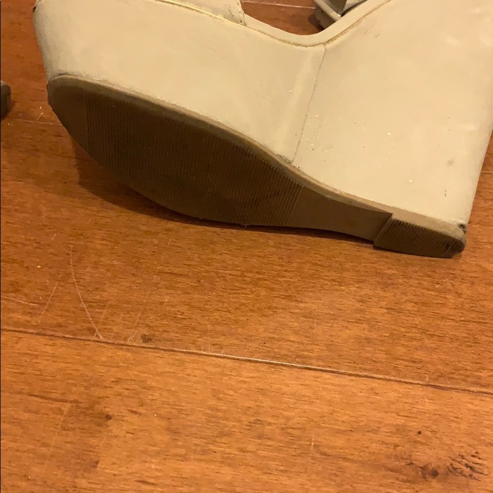 Call it Spring Wedges - Picture 6 of 8